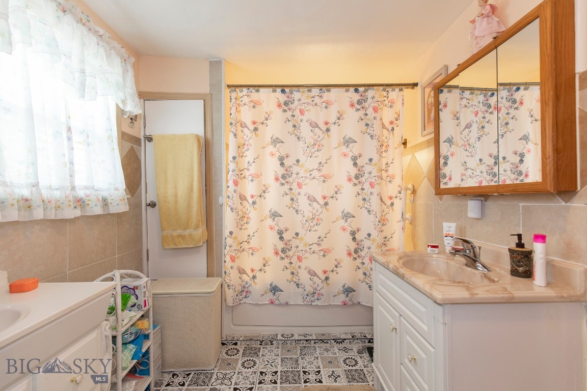 Shining Mountain Unit II - Residential