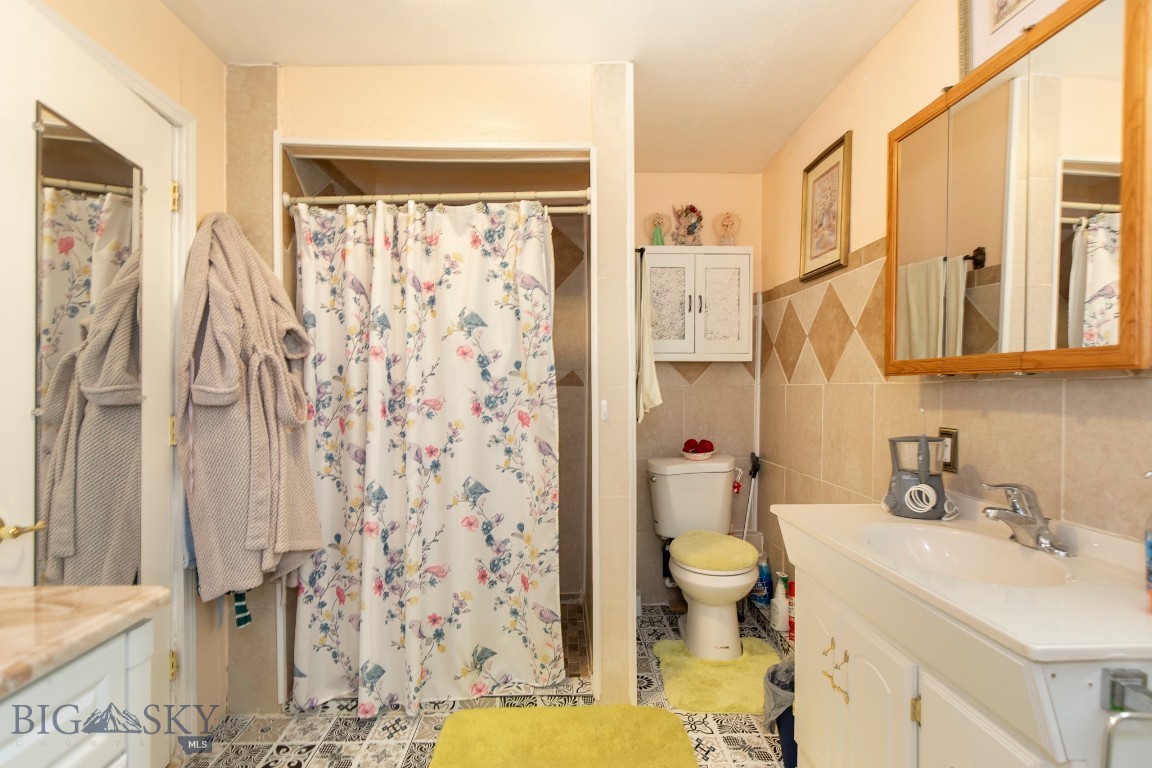 Shining Mountain Unit II - Residential