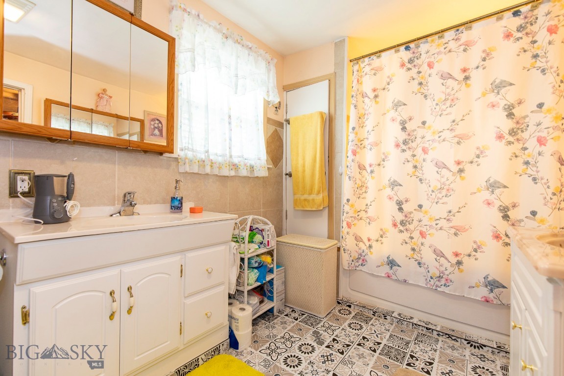 Shining Mountain Unit II - Residential