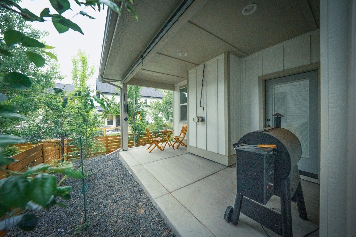 The Lakes at Valley West - Residential