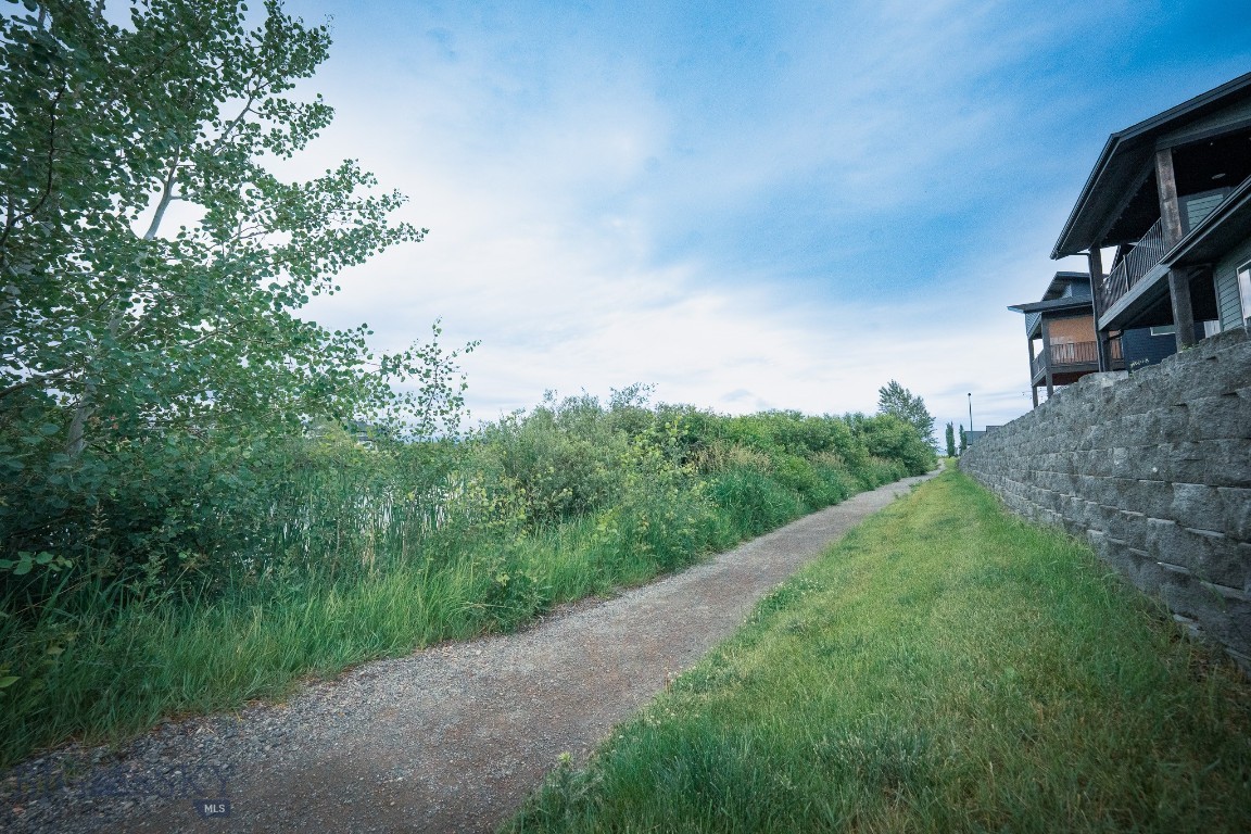 The Lakes at Valley West - Residential
