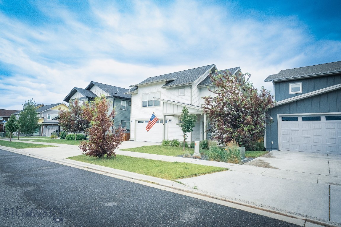 The Lakes at Valley West - Residential