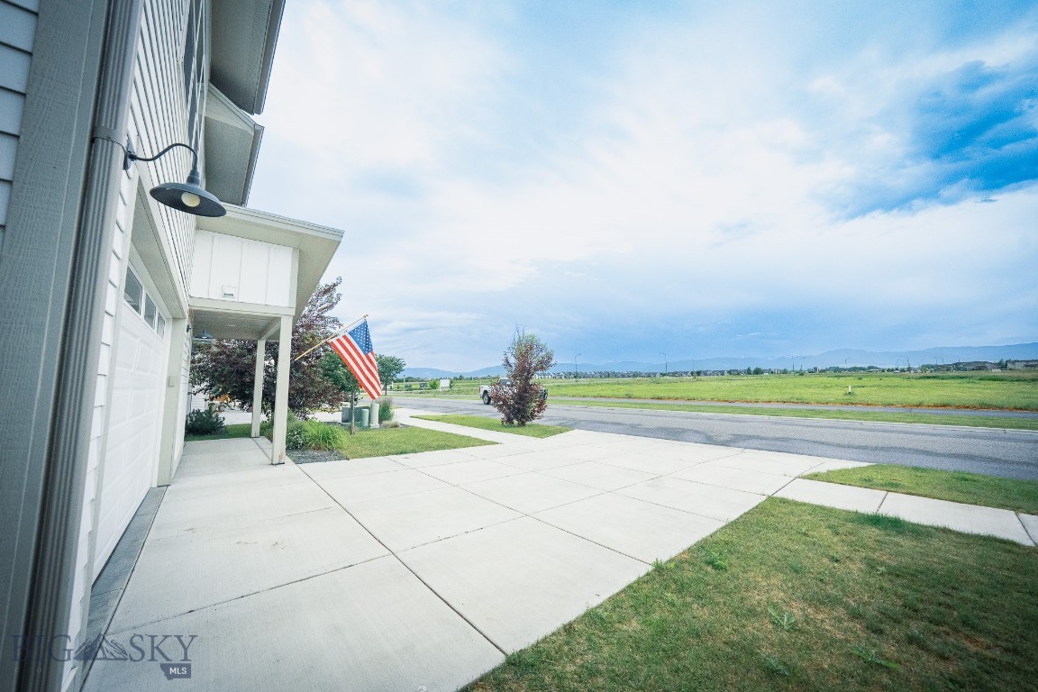 The Lakes at Valley West - Residential