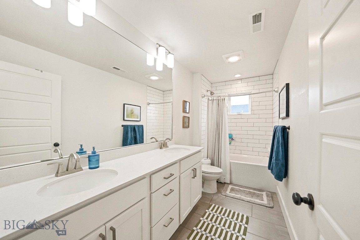 The Lakes at Valley West - Residential
