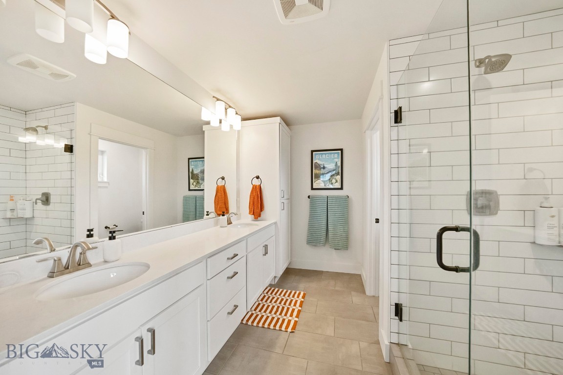 The Lakes at Valley West - Residential