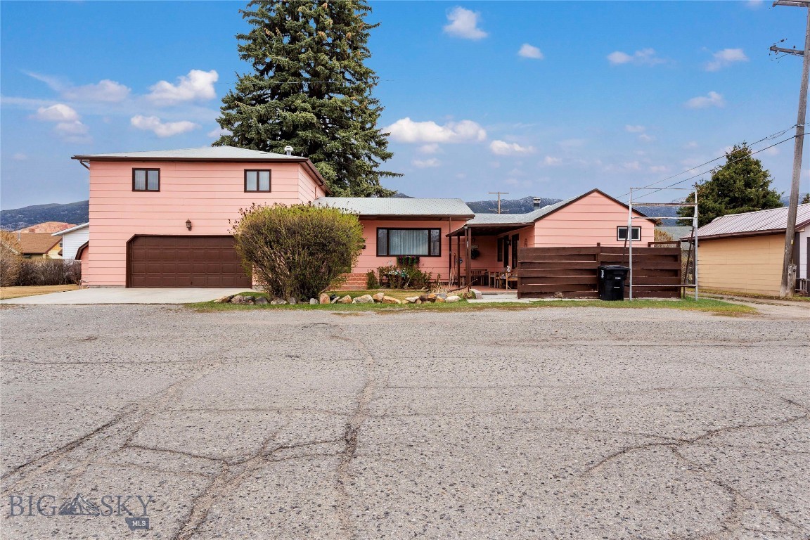 Located on a corner lot, this 3-bedroom, 2-bath home offers a comfortable layout with space to spread out. All three bedrooms and a full bath are upstairs, while the main level features the kitchen, dining area, living room, and a second bathroom.
The basement offers extra space for a family room, playroom, office, or whatever fits your needs. Outside, you'll find a covered patio and a double-car garage, adding practical outdoor space.