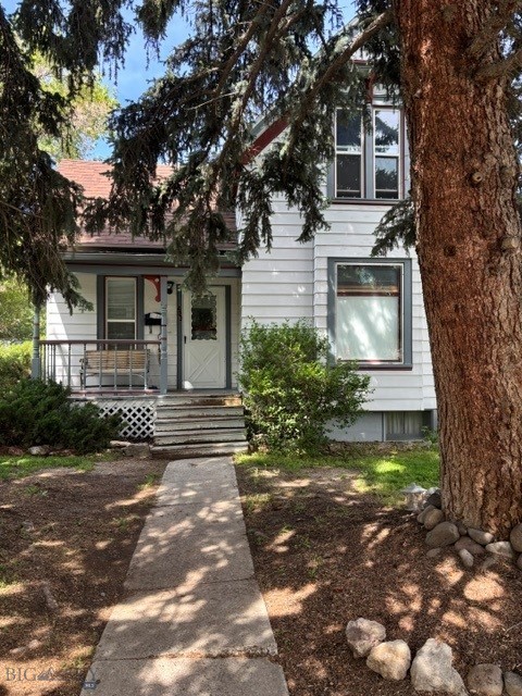 This is an amazing property with all the allure of South side Bozeman, but also with some history and nostalgia.  Built in the mid 1900's but with some updates.  property can be rented, or make it your own. What a great canvas to work with and what a location in Bozeman. Call Shawn for a visit. It's the best move you can make!