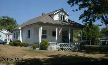 CAPE COD CHARMER. HANDY LOCATION. OFF STREET PARKING WITH SPACE FOR A GARAGE. #1 CORNER ON GRANDVIEW AVENUE. THIS CAPE COD CHARMER HAS 2-3 BEDROOMS, DOUBLE LEVEL LOT, NEW KITCHEN, NEW BATH, NEWER APPLIANCES & NEWER SECURITY SYSTEM. GOOD CARPETING. WELL TAKEN CARE OF. NEWER ROOF. CALL MIKE MANGIA 946-4343 X121.