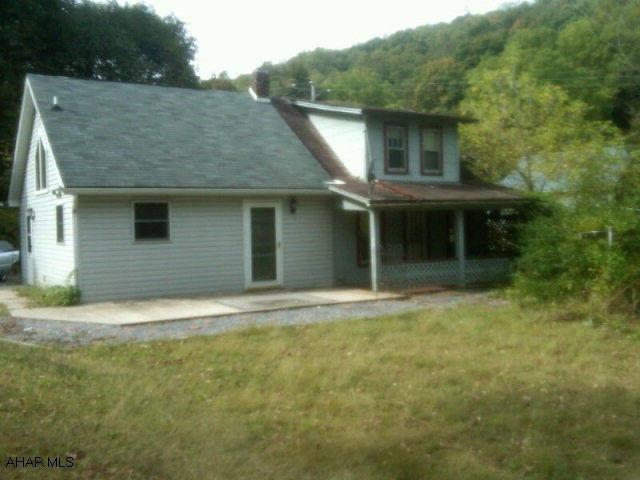 Buyer must pay 2% transfer tax.  There is no furnace although it would be oil forced air.  Oak kitchen with vaulted ceilings.  For owner occupants-up to 4% buyers closing costs.  Offer must be submitted 9/13/2010 to 11/14/2010 with closing on or before 12/31/2010.  2 year home protect limited home warranty. This property is eligible under Freddie Mac First Look Initiative through 10/12/2010.   911 physical address is 14095 Wrangletown Road, Mt. Union.