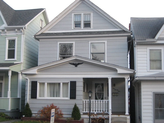 GRAB YOU GEAR AND MOVE IN NEW CARPET LARGE ROOMS UPDATE KITCHEN & BATH BEAUTIFUL FOYER WITH FIREPLACE THIS 4 BEDROOM HOME IN THE FAIRVIEW SECTION OF ALTOONA IS ONE TO TAKE A LOOK AT BEFORE ITS GONE