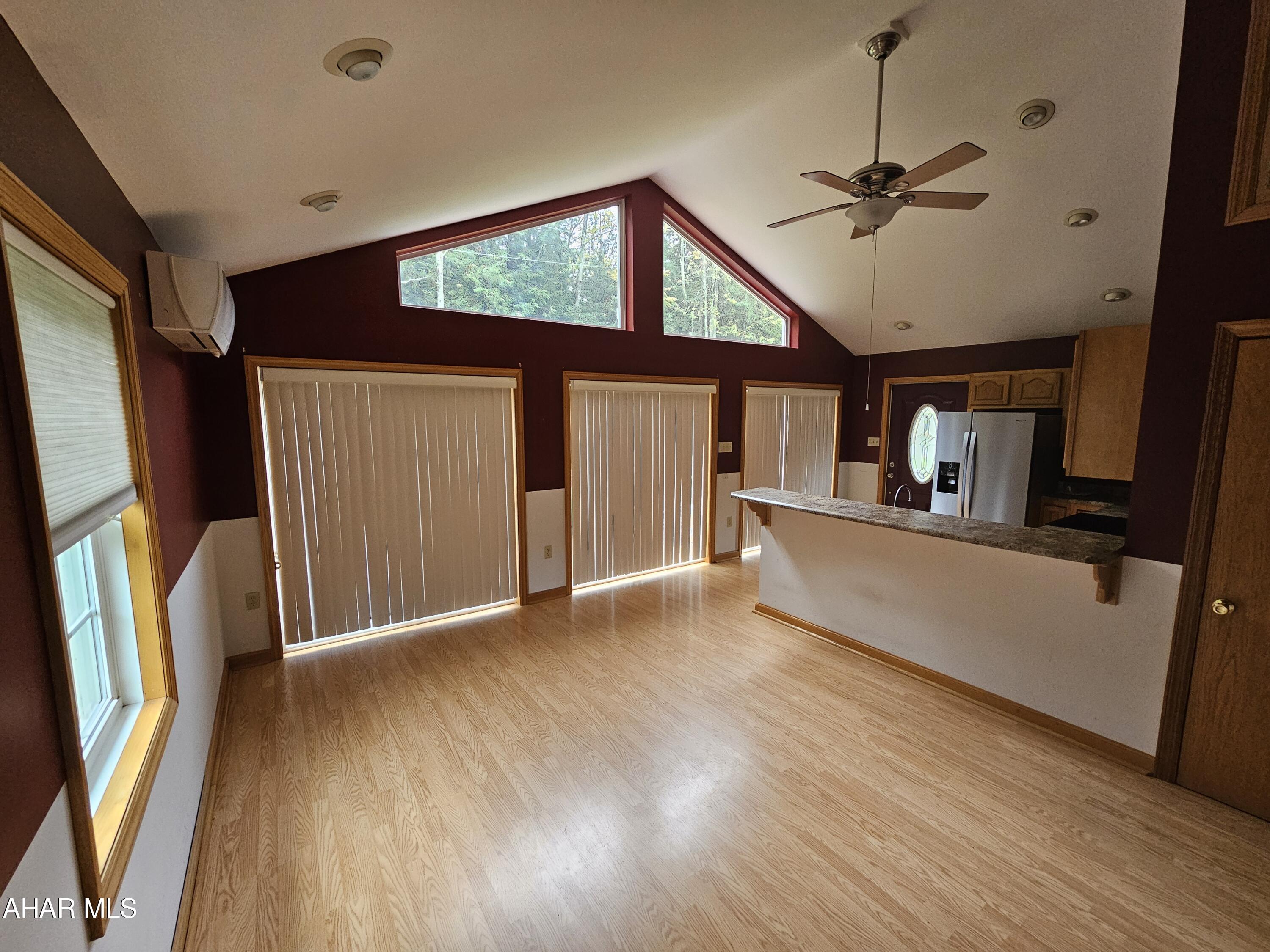 Glendale Yearound - Residential
