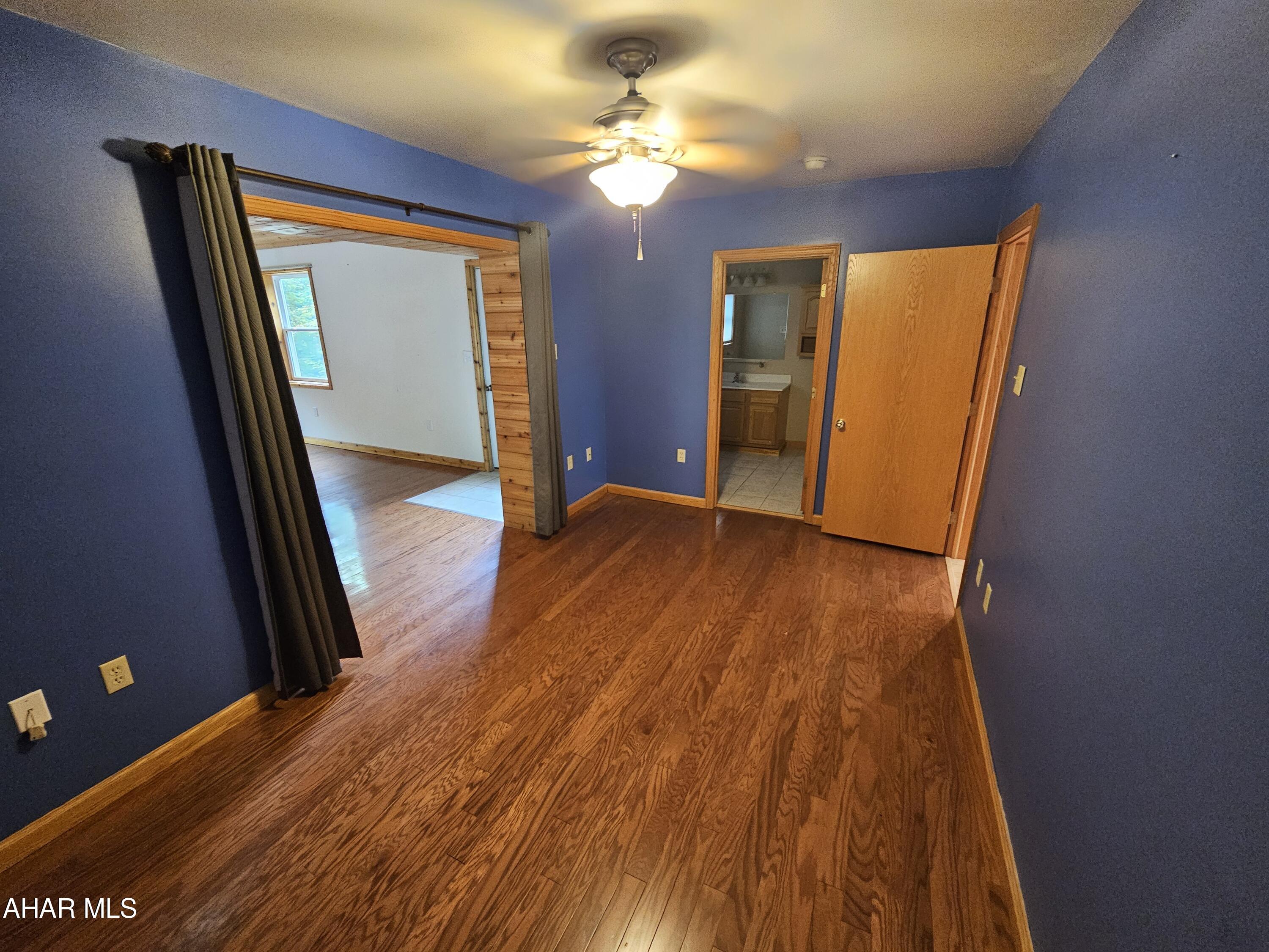 Glendale Yearound - Residential