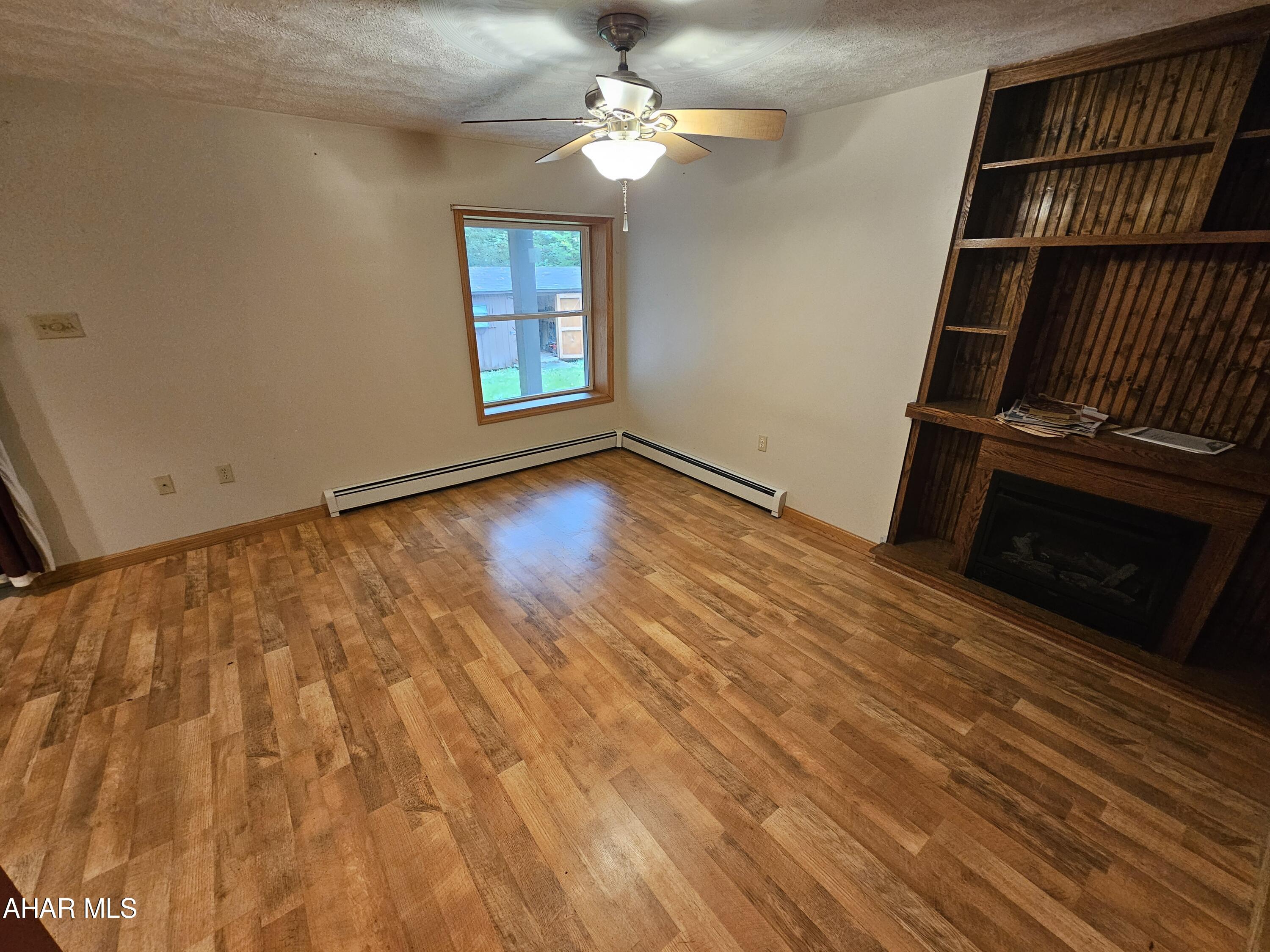 Glendale Yearound - Residential