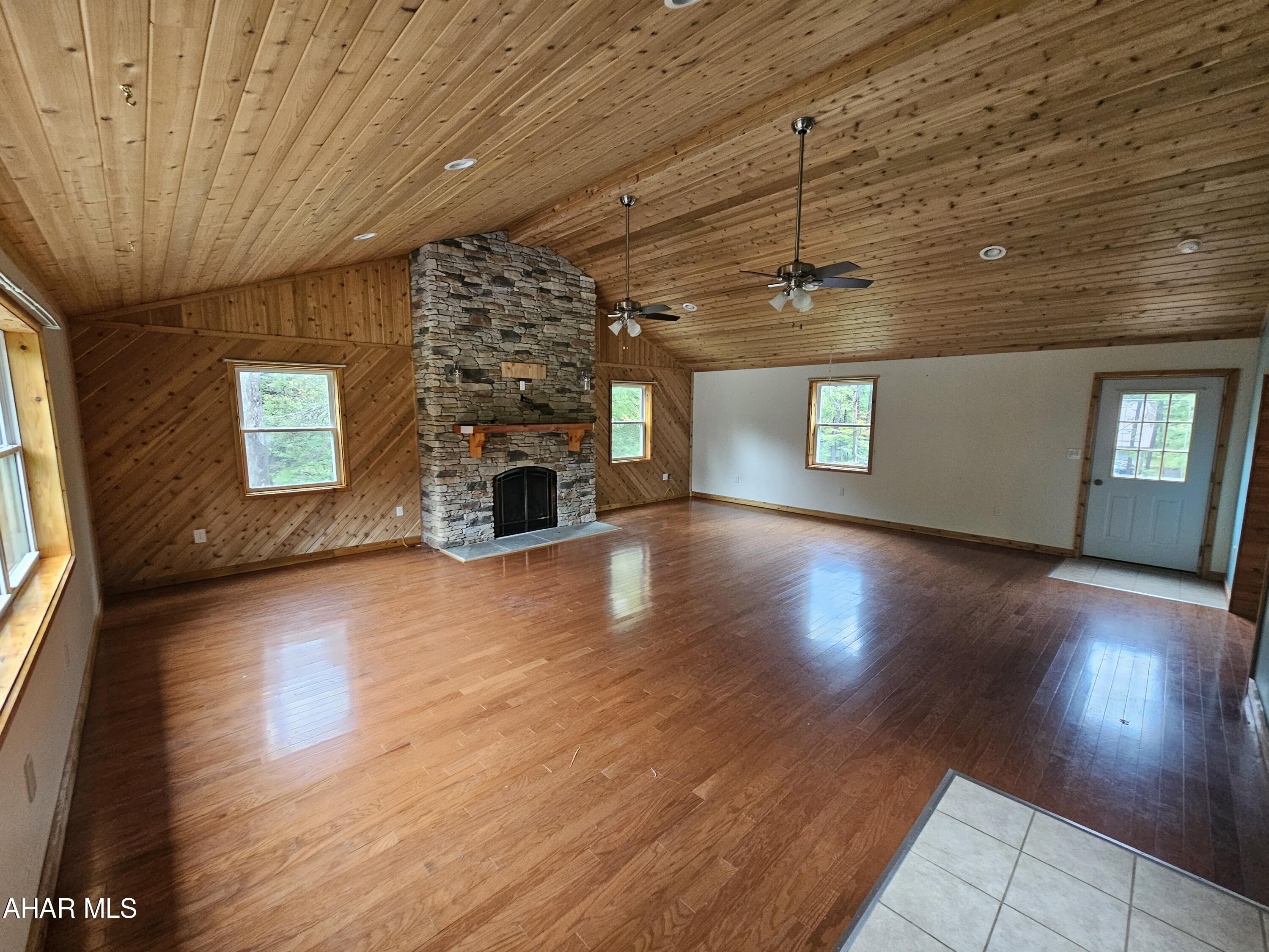 Glendale Yearound - Residential