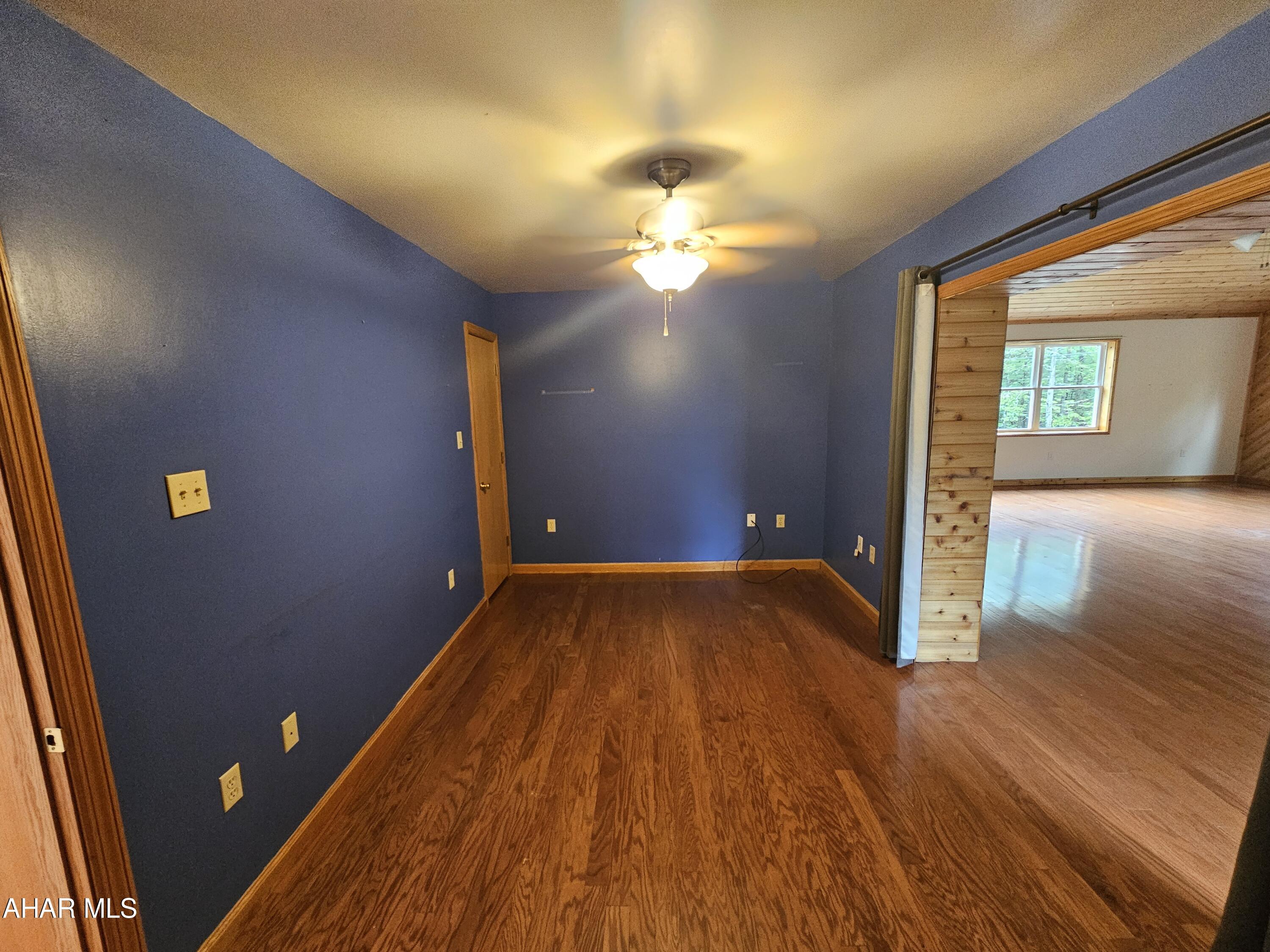 Glendale Yearound - Residential