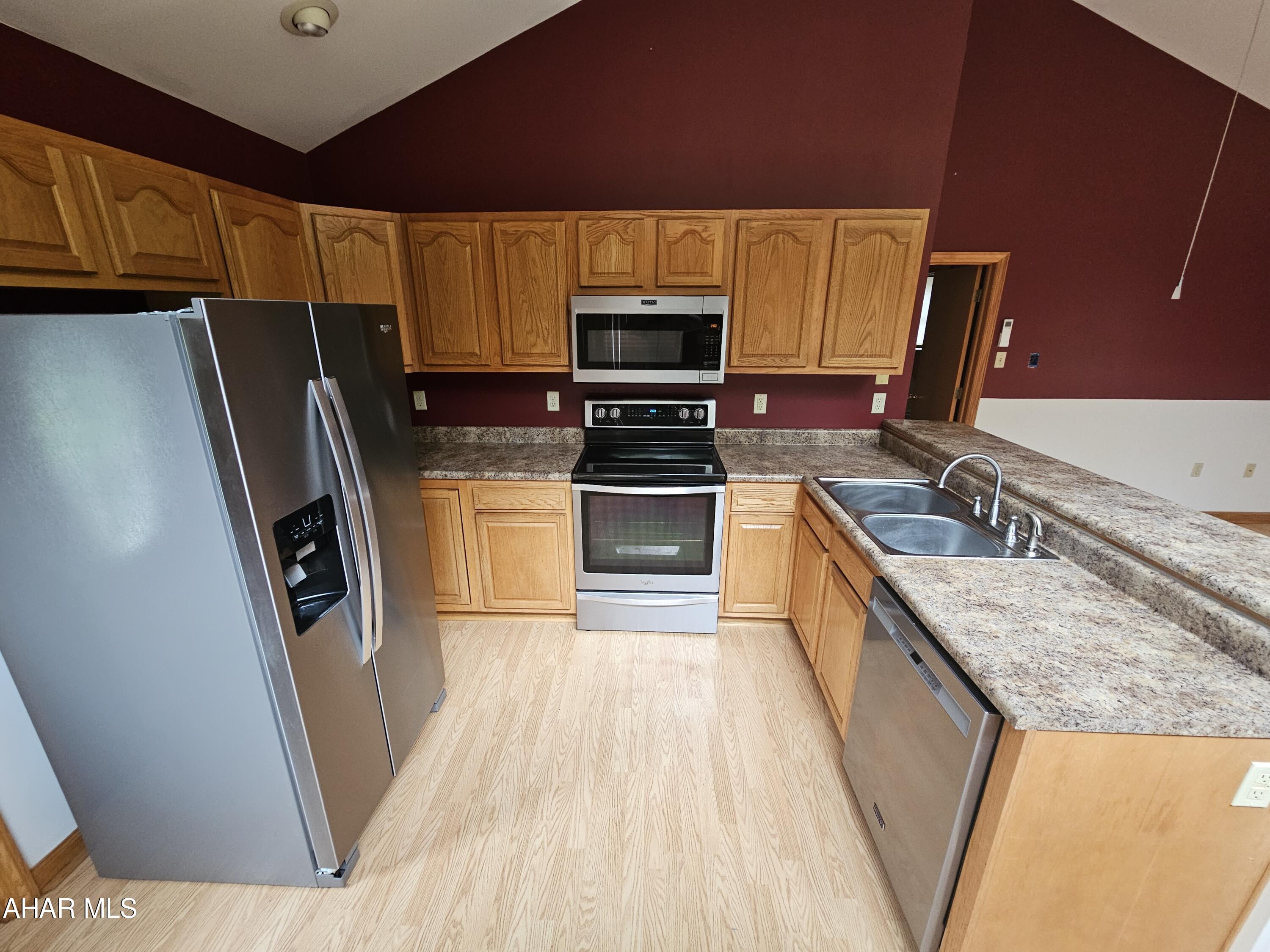 Glendale Yearound - Residential