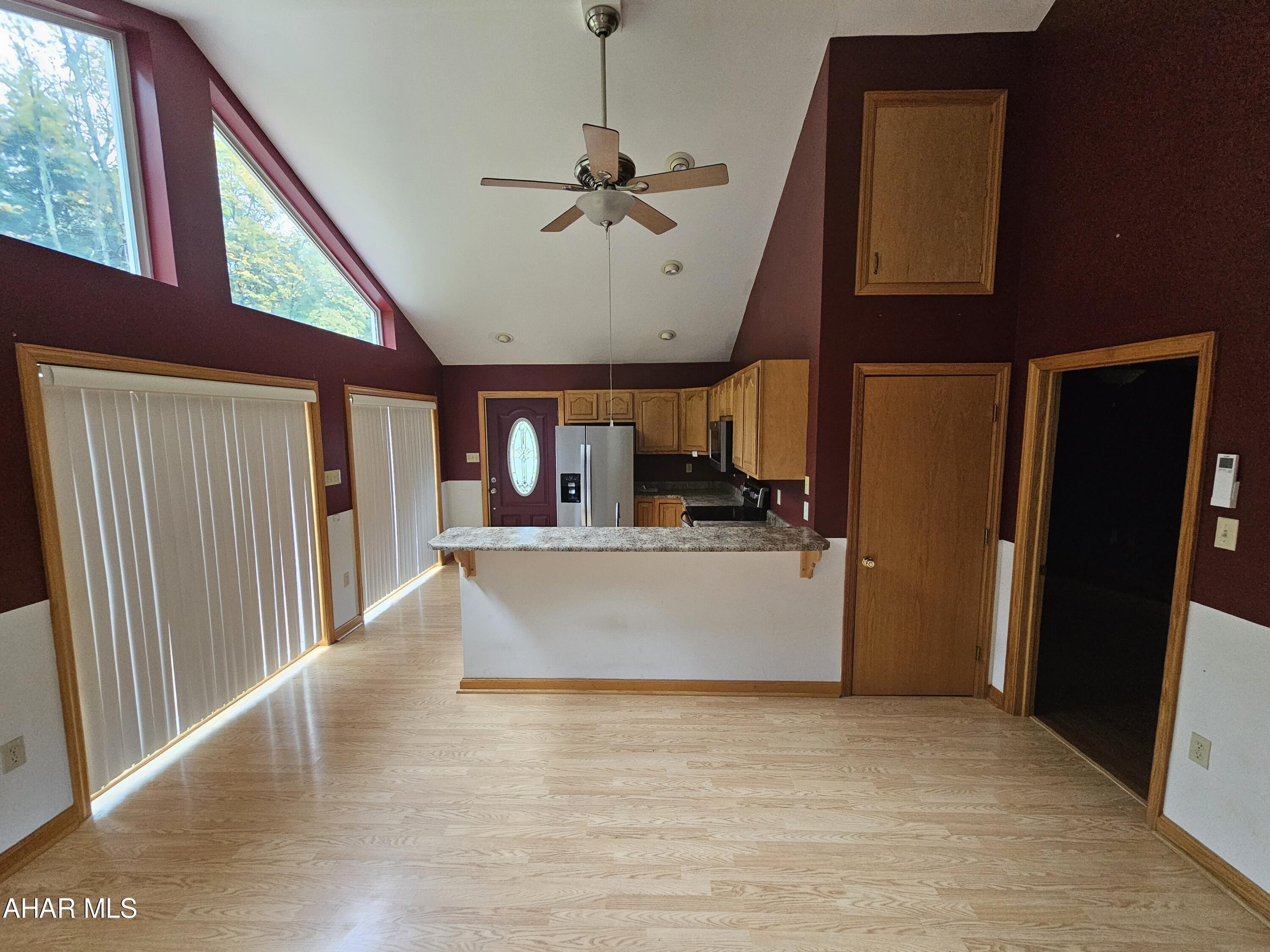 Glendale Yearound - Residential