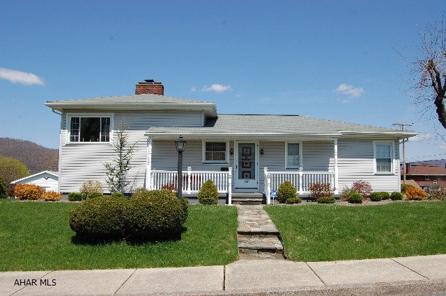 IMMACULATE MULTI-LEVEL HOME NESTLED ON A LARGE CORNER LOT.  BEAUTIFUL VIEWS WITH LOW TRAFFIC AREA ON A DEAD END ROAD.  ORIGINAL HARDWOOD FLOORS WITH MULTIPLE FIREPLACES ON DIFFERENT LEVELS ADD A COZY FEELING. LOVELY CURB APPEAL WITH WELL MAINTAINED YARD.  2 CAR GARAGE WITH PLENTY OF SPACE FOR WORK SHOP AND STORAGE WITH MULTIPLE ROOMS OFF GARAGE AREA.  FRESHLY PAINTED THROUGHOUT. THIS IS THE CLOSEST TO COUNTRY LIVING WHILE STILL BEING IN THE BOROUGH.  MUST SEE, WON'T LAST!!