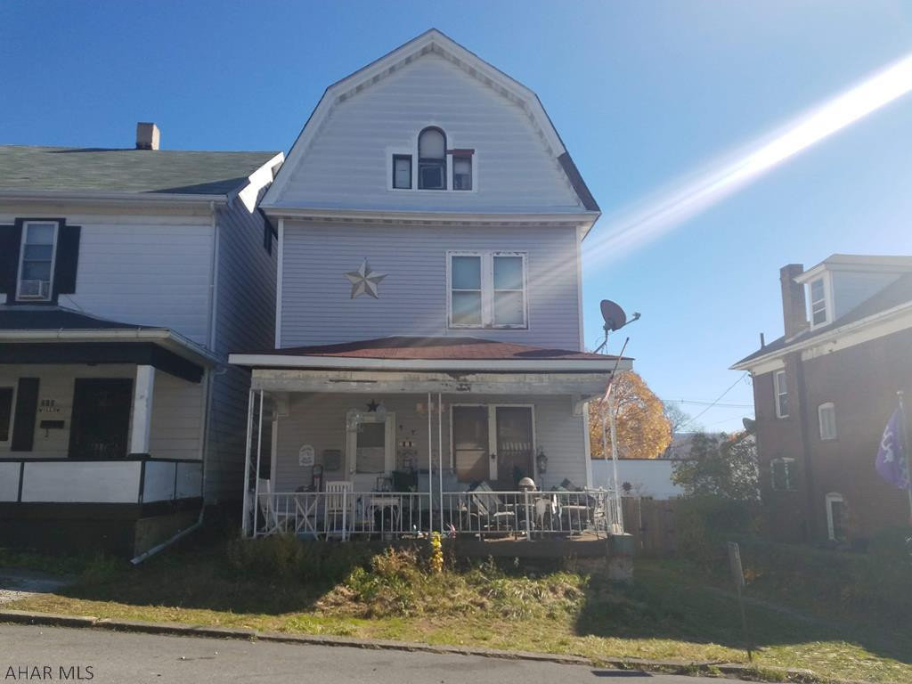 For sale by owner. House in neeed of repair