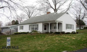 CHARMING CAPE COD ACROSS FROM HIGHLAND PARK. HOME WARRANTY PROVIDED.
