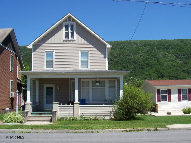 Great starter home for first time home buyers. Clean and nice sized rooms with nice curb appeal and updates. Nice backyard fenced with a 21x16 single car garage and plenty of storage. Within walking distance (1 block) of town.  20 minutes to Cumberland MD, and 30 minutes to Bedford. Not in a flood zone!!!