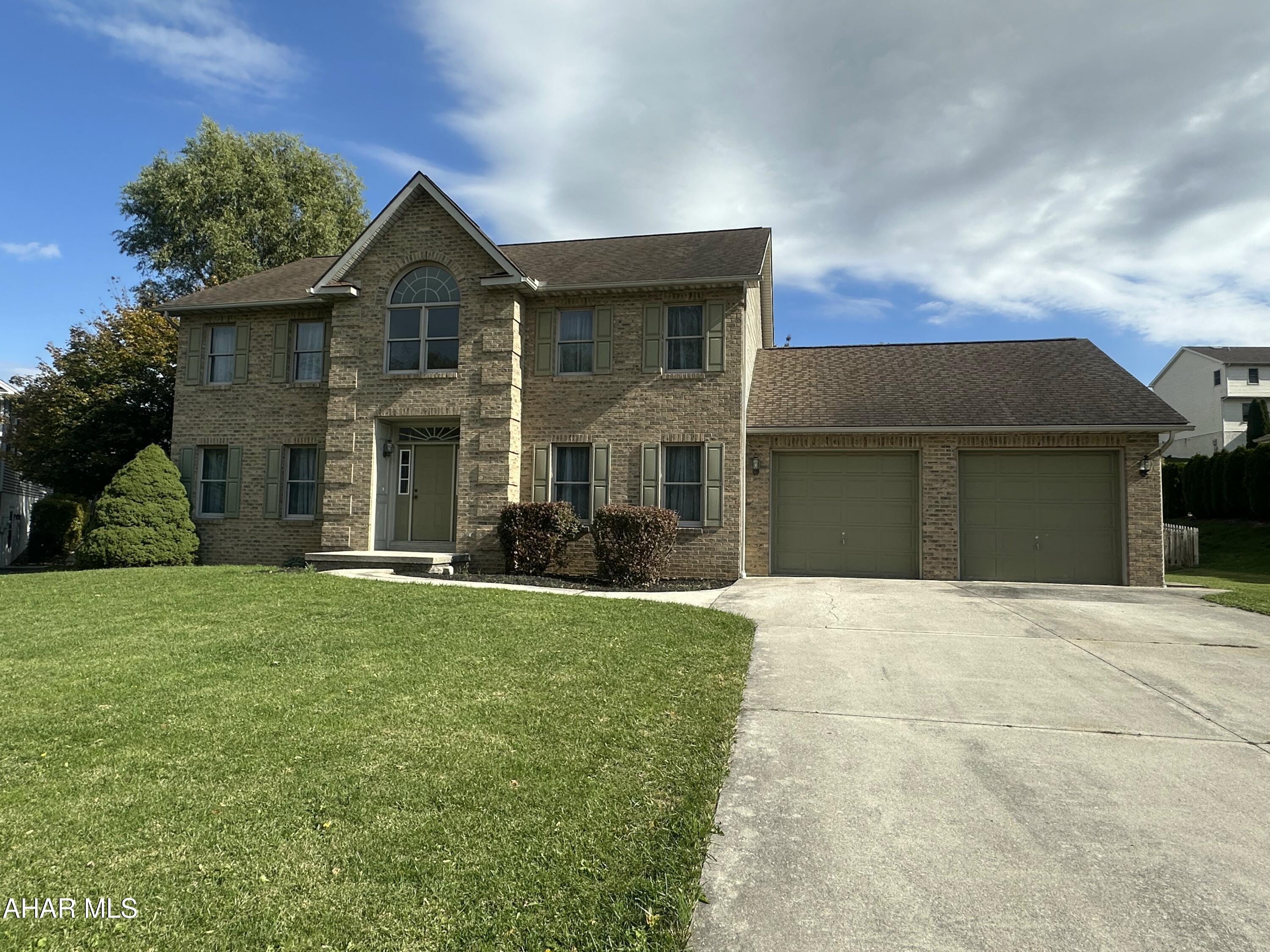 Don't miss out on this quality built Dempsie home, with a huge two story foyer, main floor laundry room, open kitchen, dining area and family room with fireplace, there is the possibilty of a bedroom on the main floor and the half bathroom on the main floor could be a full bath, 4 bedrooms with lots of closet space, the fenced in backyard and covered patio are a great place for entertaining, the basement could be finished and there is a rough in for an additional bathroom in the basement