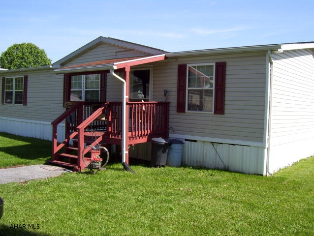 Nice doublewide on extra large lot.  Lovely Master Bedroom with Jacuzzi tub.  Screened-in porch, shed.