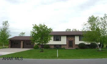 OVERSIZED BI-LEVEL WITH 4TH BEDROOM IN LOWER LEVEL. 3 BATHS. EAT-IN KITCHEN. ATTACHED 2 CAR GARAGE. IN-GROUND POOL. VACANT FIELD BEHIND HOUSE. SUPER LOCATION. CONTACT SUSAN 935-8252. HOME WARRANTY. OVERSIZED BI-LEVEL WITH 4TH BEDROOM IN LOWER LEVEL. 3 BATHS. EAT-IN KITCHEN. ATTACHED 2 CAR GARAGE. IN-GROUND POOL. VACANT FIELD BEHIND HOUSE. SUPER LOCATION. CONTACT SUSAN 935-8252. HOME WARRANTY.