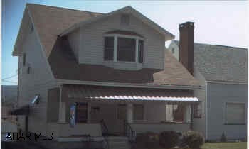 Lovely 3 BR 1 3/4 Bath in Wehnwood.  Move right in. New Kitchen, New Bath, New Carpet