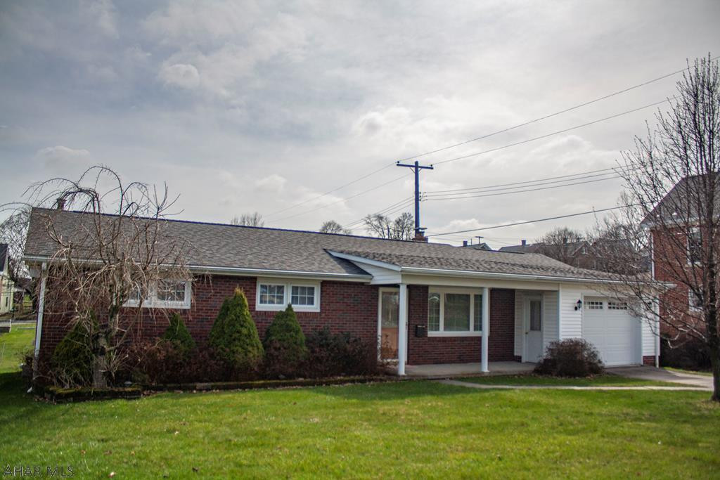 Motivated Seller's.  Property has been well maintained.  3BR and 2 Bath with a Beautiful Kitchen and lots of Basement space for extra living or storage.  There is a fireplace in the basement for cozy evenings or chilly days.  There is already a chair lift going to the basement, it is a Bruno Electric, Ride, Elite, for persons that may need one.  This property is priced to sell, you need to call now and schedule a personal showing.