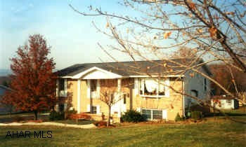 SUPER LOCATION FOR THIS NICE SIZE BI-LEVEL, OFFERING 3 BEDROOMS, 2.5 BATHS, ALL APPLIANCES STAY, FRANKSTOWN ELEMENTARY SCHOOLS, LEVEL LOT.
