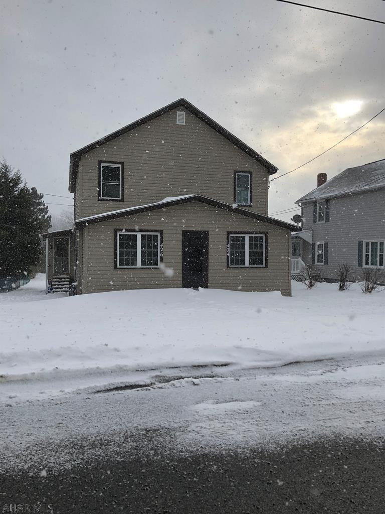 Well maintained Duplex in Cresson Borough. Live in one side rent out the other.