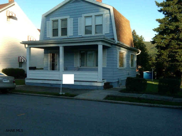 2 story, 3 bedroom home on a large double lot located close to schools, and shopping.