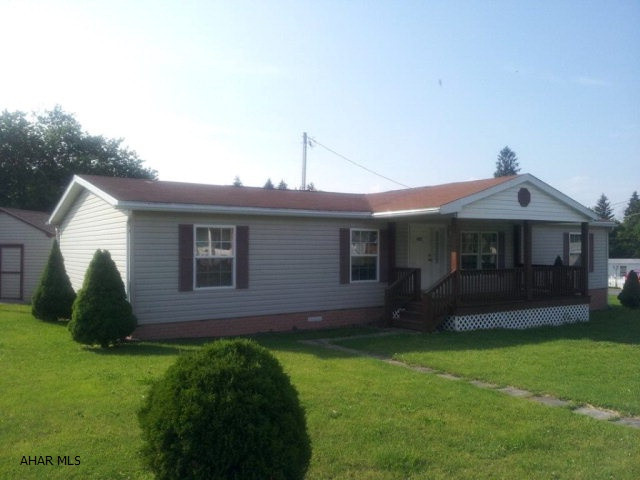 This Colony home is very nice.  Located on its own lot with a 12 x 24 garage, nice covered decks, 3 bedroom, 2 baths – one with a garden tub, all appliances, eat-in kitchen, stone fireplace in the LR, walk in closets in the bedrooms.  Comes furnished!    Located a short driving distance to Lake Raystown.  This area offers lots of hunting, fishing and other outdoor activity.  Great full time home or second vacation home.