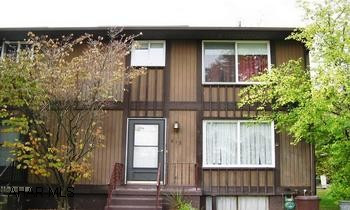 3 BEDROOM TOWNHOUSE OFF RUSKIN DRIVE. GAS FORCED AIR, CENTRAL AIR. FINISHED BASEMENT. GREAT OPPORTUNITY. 3 BEDROOMS, 1.5 BATHS. NICELY FINISHED TOWNHOUSE. CHECK OUT UTILITY EXPENSES. STORAGE AREAS & SHED. UTILITY AVERAGES; GAS $69 PER MONTH, ELEC. $41 PER MONTH.
