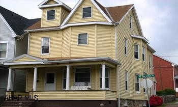 GREAT 2.5 STORY CITY HOME. UPDATED MECHANICS WITH NEW REPLACEMENT WINDOWS. ALL VINYL 2.5 STORY HOME, NEW GAS FORCED AIR HEAT FURNACE, NEW HOT WATER TANK, THERMOPANE WINDOWS. 25X120 LOT.