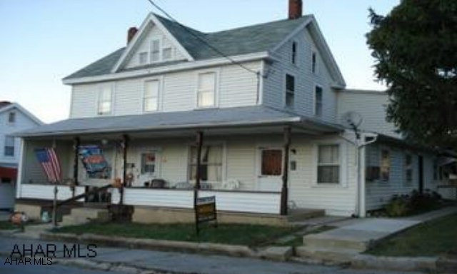 GREAT INCOME PRODUCER...FULLY RENTED LONG TERM TENANTS....CALL FOR  A SHOWING
