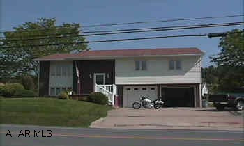 Old 220 S, R at Newry lite up Puzzletown Rd. on right . Nice Vinyl & Brick Split entry. Nice Back Deck.# J-631 Old 220 S, R at Newry lite up Puzzletown Rd. on right . Nice Vinyl & Brick Split entry. Nice Back Deck.# J-631