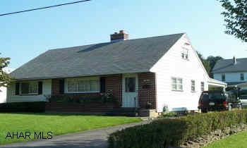 Adorable, very very nice 1 story, Great Lot & Neighborhood- Better Hurry! Adorable, very very nice 1 story, Great Lot & Neighborhood- Better Hurry!  Lovely 3 Bedroom; 1.75 Bath; Newer Windows, Hardwood, Fireplace, Nice Flat Lot. Great Location!