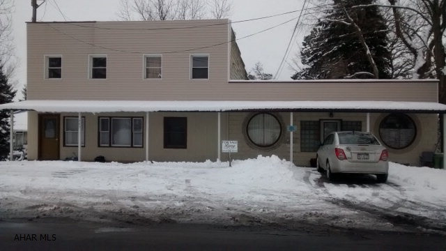This 5 unit rental property is located near 2 universities and the county seat. All units also have washer/dryer hookups (provided washer/dryers in some units). Plenty of parking, units have 2 entrances. Currently coal heat that serves all units. City water/sewer serves all units. Seperate 100 amp service for each unit.
