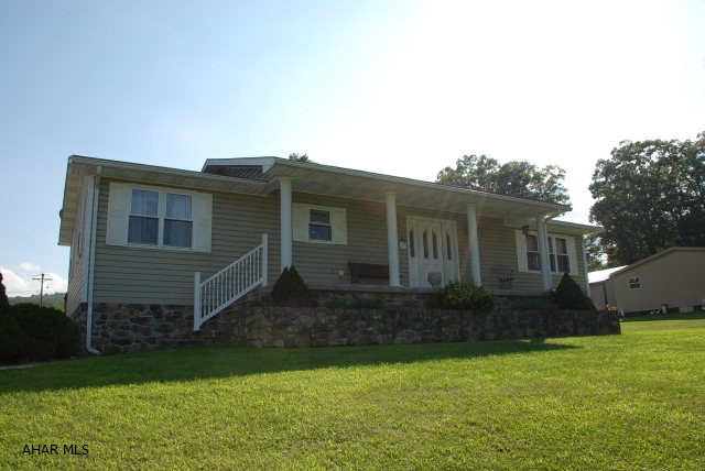 Lakewood Manor - Residential