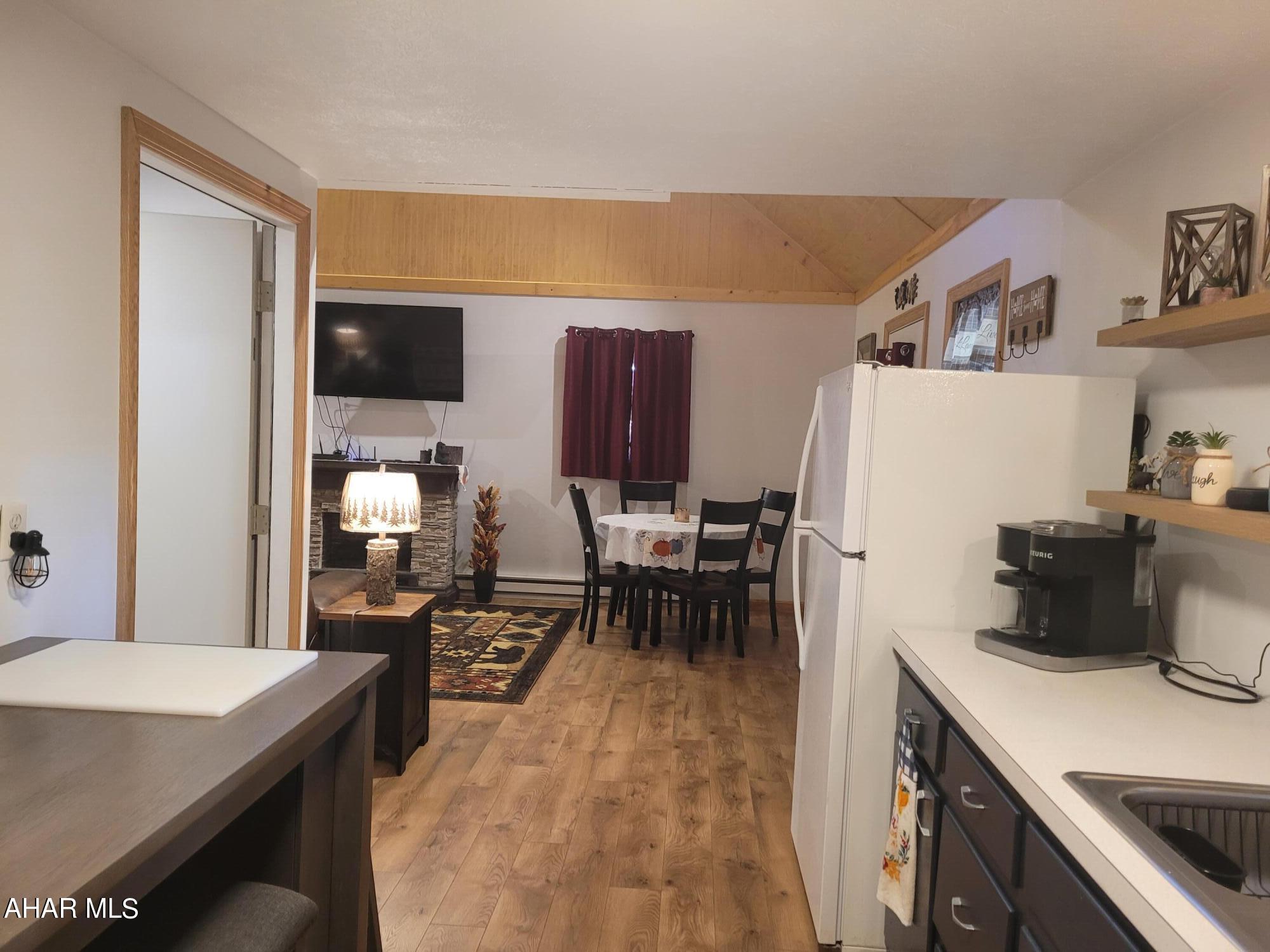 Glendale Yearound - Residential