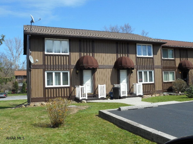 Well maintained corner townhouse with side yard. Spacious rooms throughout. Eat-in kitchen with pantry and all appliances. Nice covered deck off kitchen. Tile foyer. Large finished daylight basement. Exterior and interior freshly painted. Newer windows and roof. No Assoc.fee. Conveniently located.