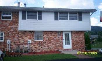 Maple Hollow Townhouse - 2 Story Townhouse - 3 Bedrooms - 1.5 Baths - Kitchen, Dining Combination - L.R. - Family Room - Storage Area - No Home Association Fee - End Unit - Gas & Electric Fuel Source - Paved Driveway - Very Clean - Call Dan Laratonda Maple Hollow Townhouse - 2 Story Townhouse - 3 Bedrooms - 1.5 Baths - Kitchen, Dining Combination - L.R. - Family Room - Storage Area - No Home Association Fee - End Unit - Gas & Electric Fuel Source - Paved Driveway - Very Clean - Call Dan Laratonda