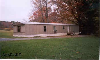 Excellent Condition- Neat & Clean, all Appliances-Private-Large treed lot on quiet Street Excellent Condition- Neat & Clean, all Appliances-Private-Large treed lot on quiet Street