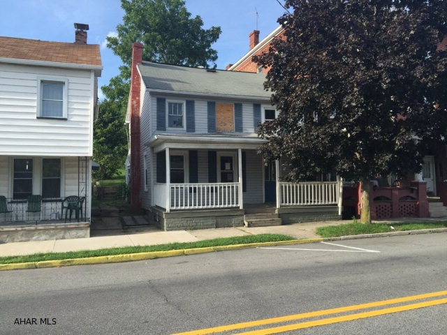 Nice layout for this two story 3 bedroom home in Saxton, PA.  House has original hardwoods, needs some TLC but could be a nice starter home or rental property.  Just minutes from Lake Raystown.  Priced @ 20,160.  See attachment for PAS requirements and WFHM offer submittal information in MLS document section. Please submit all offers to the listing broker/agent. To report any concerns with a listing broker/agent, or to report any property condition or other concern needing escalation (including concerns related to a previously submitted offer), please call: 1-877-617-5274