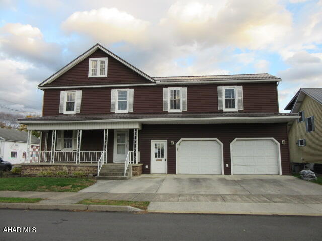 There are multiple offers on this property. Highest and best offers are due bu 12/10 at noon. This property eligible under Freddie Mac First Look Initiative through 01/02/2026. Seller will only respond to owner occupant offers in this timeframe. Freddie Mac will not respond to investor offers during the First Look period.