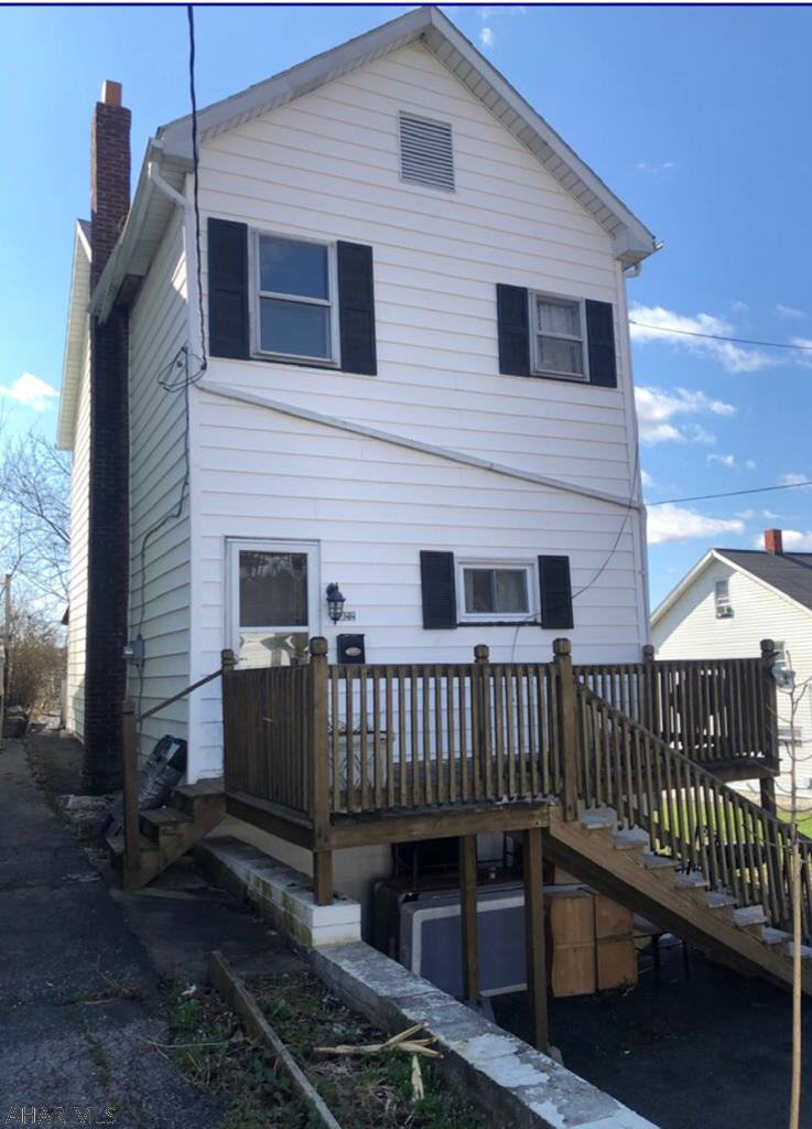 Move-in ready and updated 3 bedroom, 1 bath with small yard, and off street parking. Mechanics are all with in 10 years.