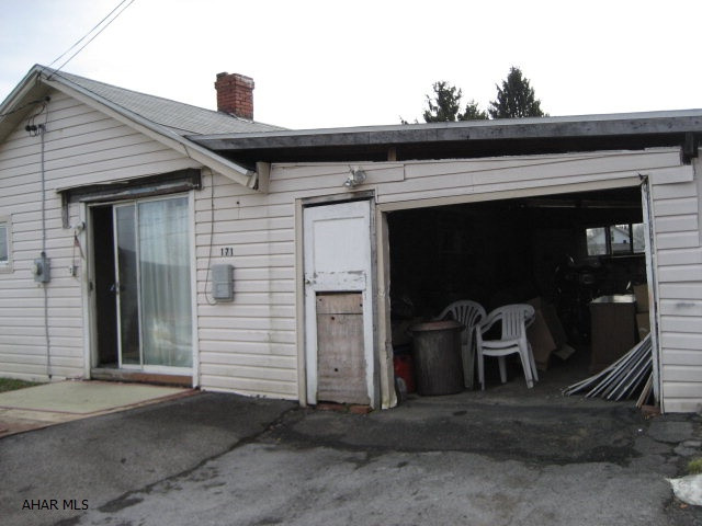 This home needs TLC. Fix up or place a new home on this .6 acre lot. So many possibilities. private well (city water coming soon must tap in), city sewer.