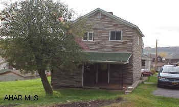 Nice two bedrooms starter home or great investment property. Nice two bedrooms starter home or great investment property.